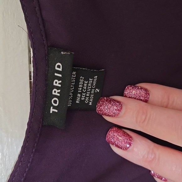 TORRID WOMENS SIZE PLUS 2 Elegant Purple Plum Sleeveless Top TANK - Picture 2 of 5